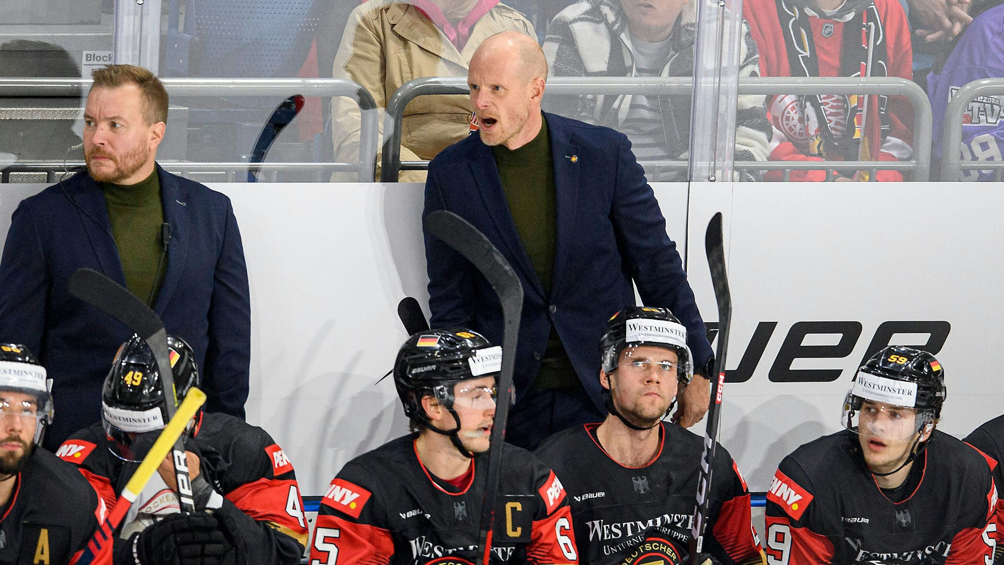 Toni Söderholm gibt Anweisungen.