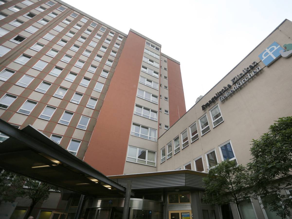 Die Evangelischen Kliniken in Gelsenkirchen von außen.