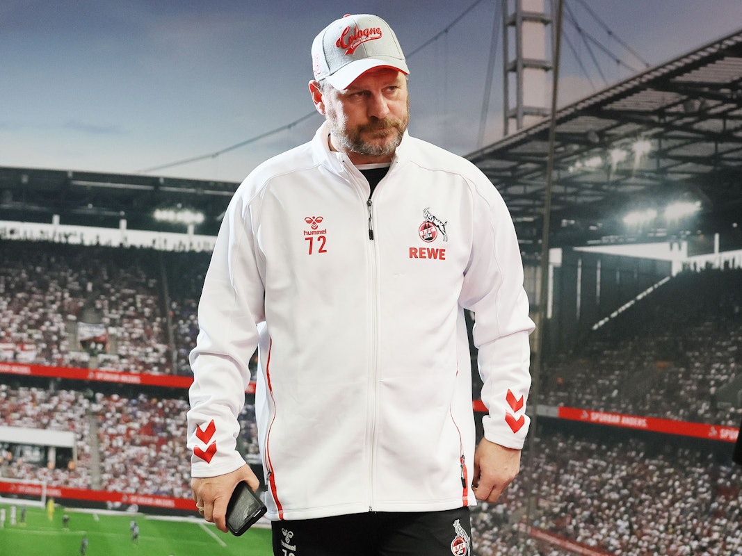 Steffen Baumgart steht im Rhein-Energie-Stadion.