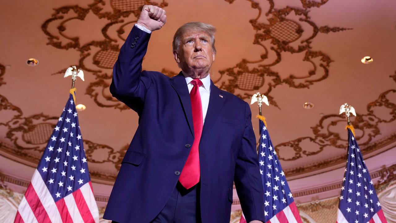 Donald Trump kurz nach der Bekanntgabe seiner Präsidentschaftskandidatur in Mar-a-Lago am 15. November.