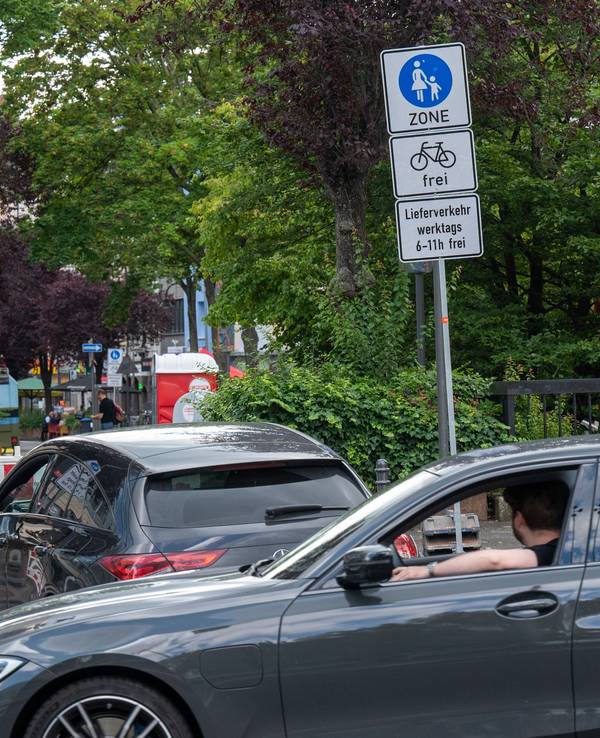 Absperrung der Deutzer Freiheit
