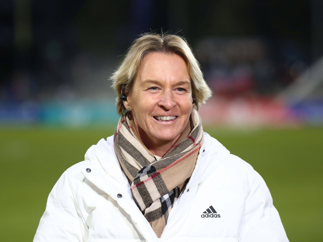 Bundestrainerin Martina Voss-Tecklenburg während eines Interviews.