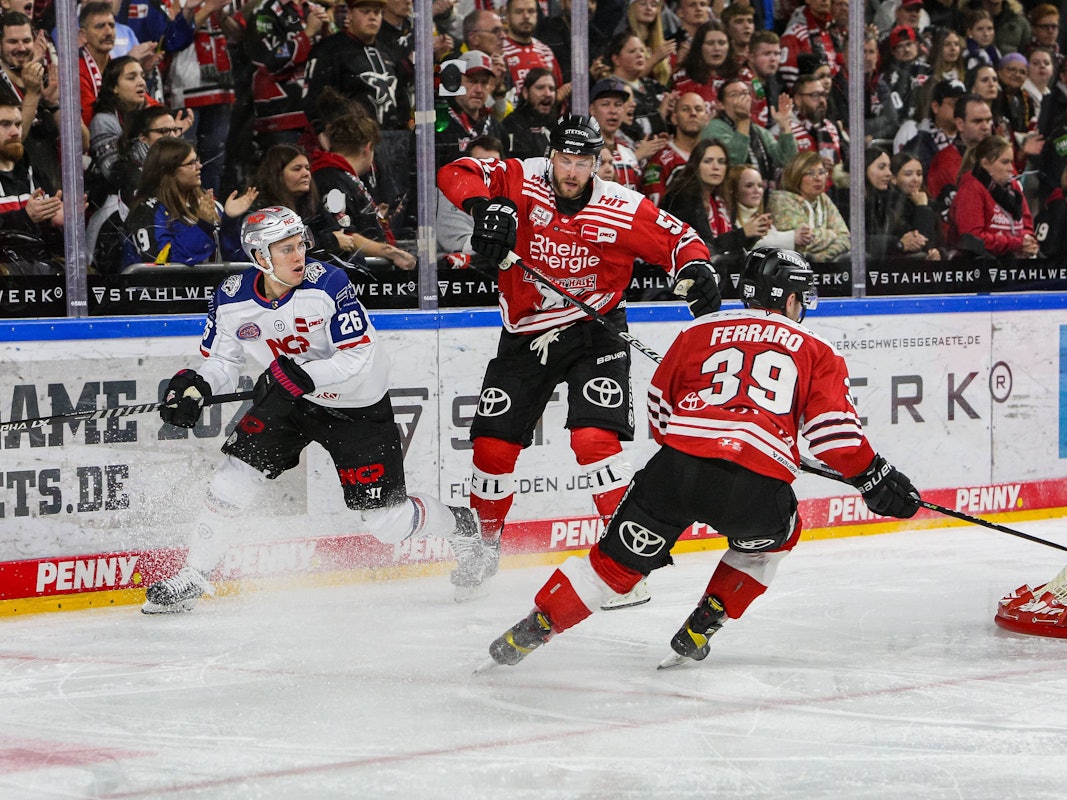 Kölner Haie spielen gegen Nürnberg.