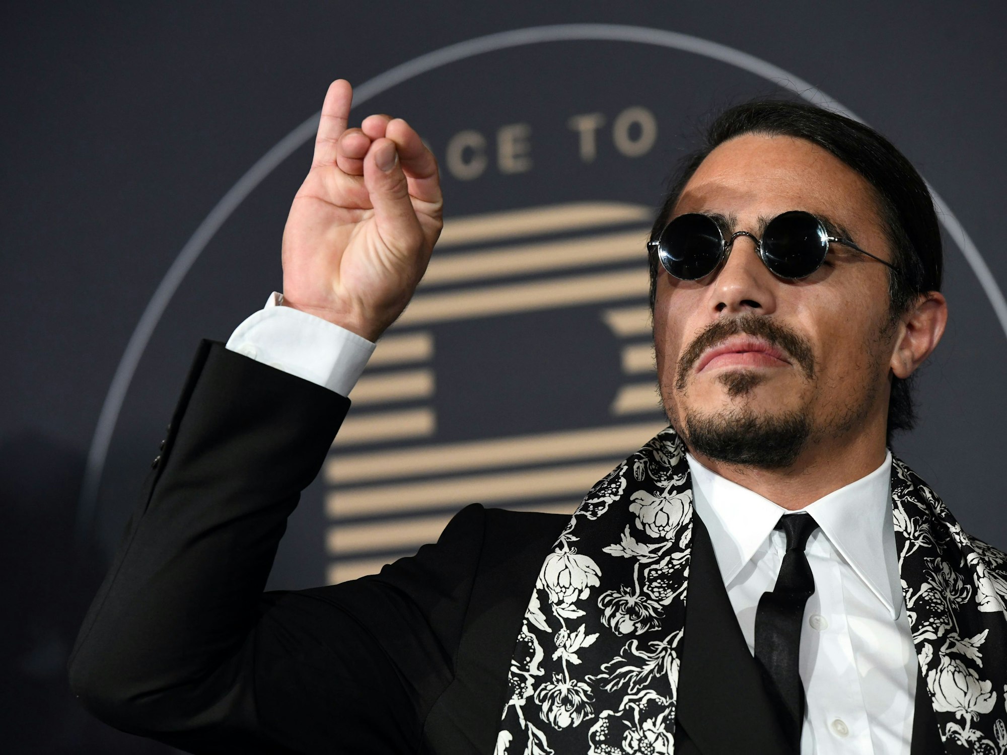 Nusret Gökçe alias „Salt Bae“ am 25.11.2017 in Berlin beim „PLACE TO B“-Award.