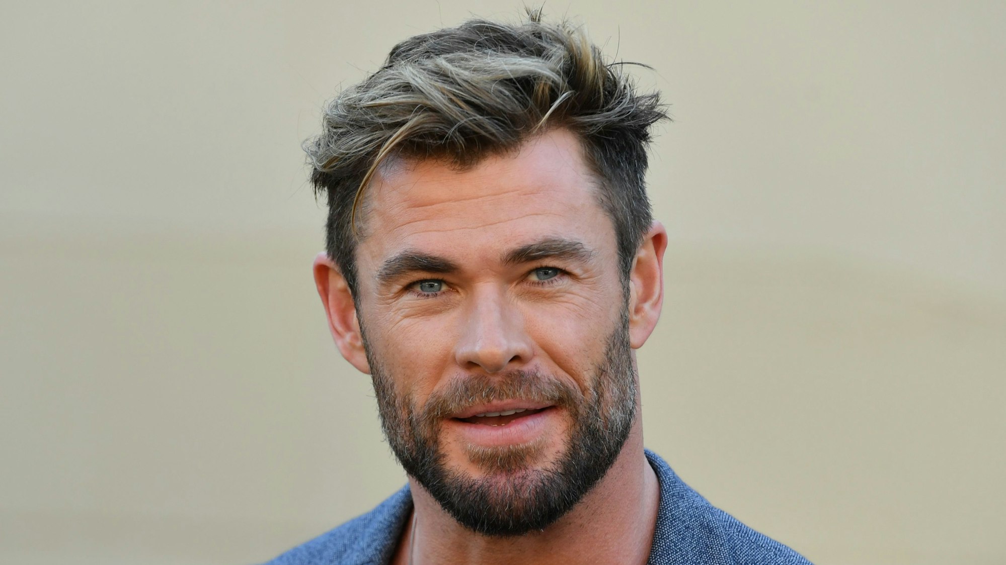 Schauspieler Chris Hemsworth bei einer Pressekonferenz im April 2021.