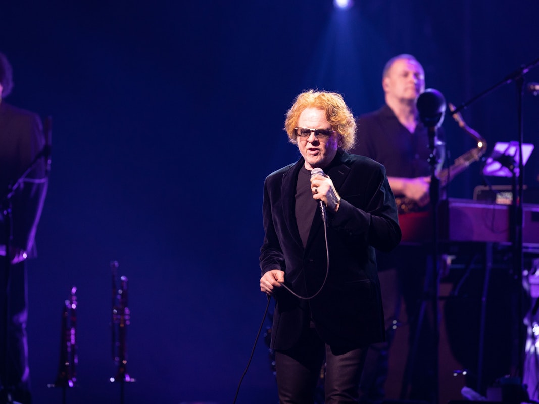 Mick Hucknall (Sänger) ; Simply Red am 20.11.2022 in der Lanxess Arena in Köln (Deutschland).