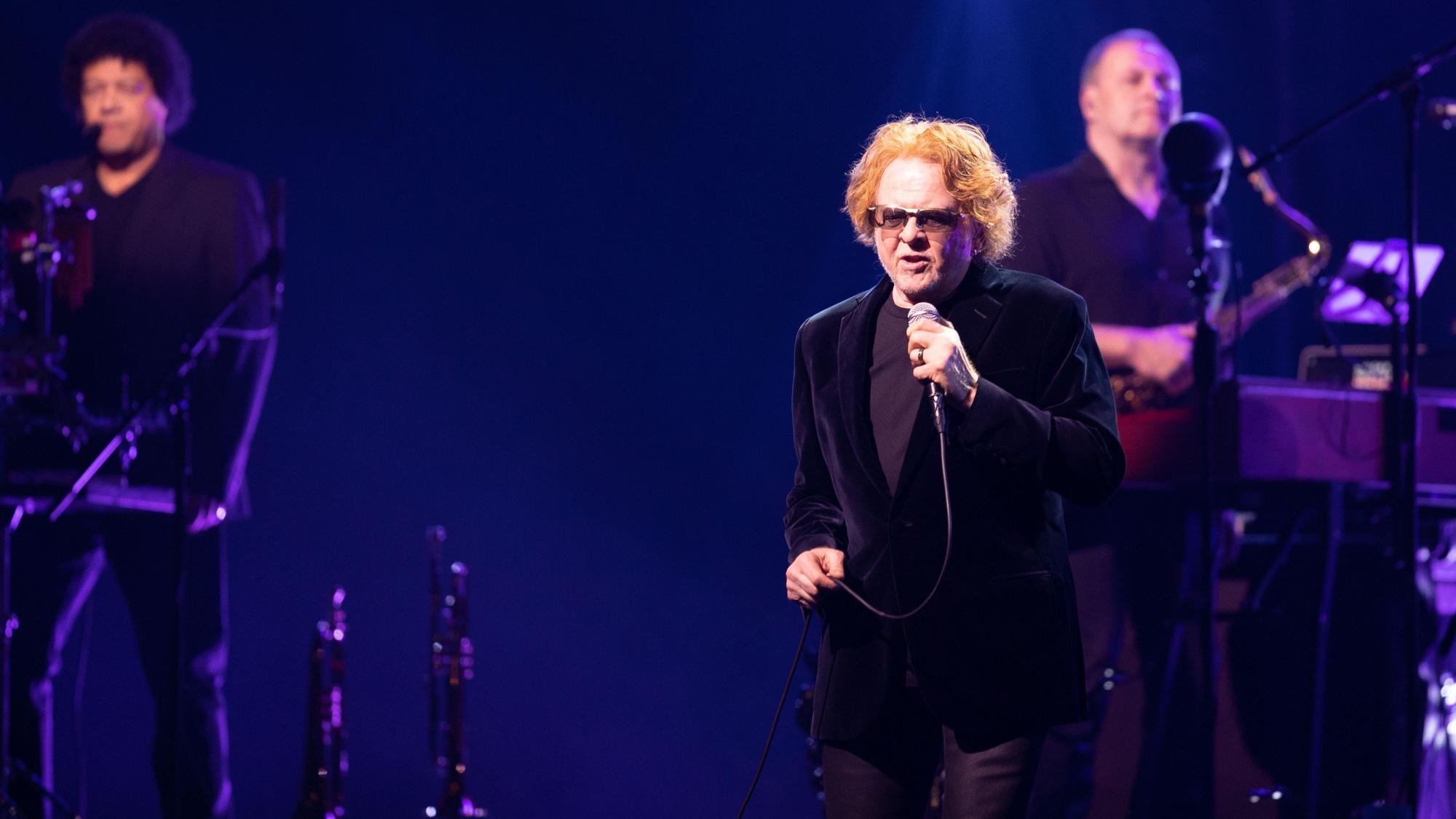 Mick Hucknall (Sänger) ; Simply Red am 20.11.2022 in der Lanxess Arena in Köln (Deutschland).