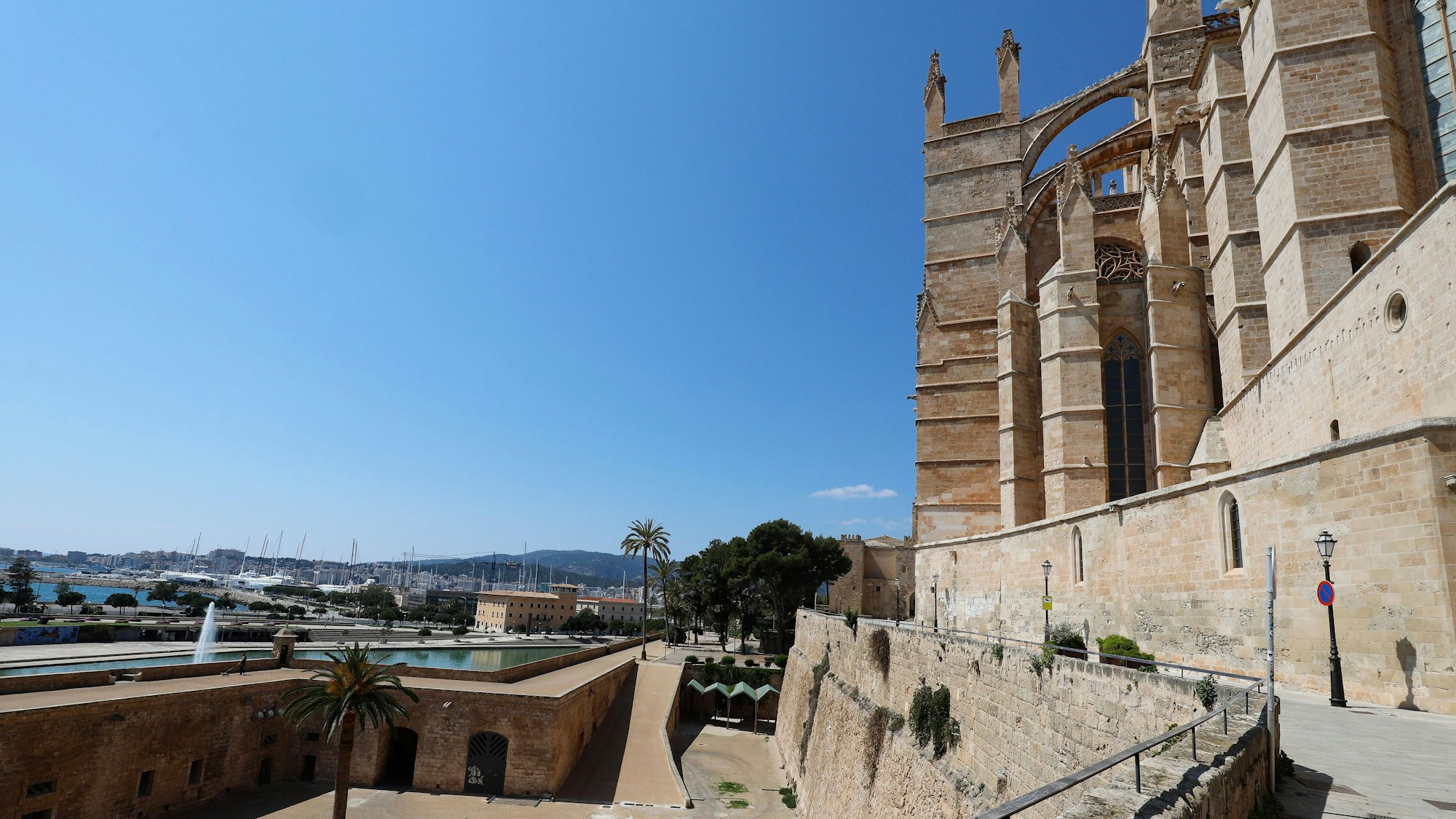 Straßen in der Nähe der Kathedrale der Heiligen Maria in Palma de Mallorca.