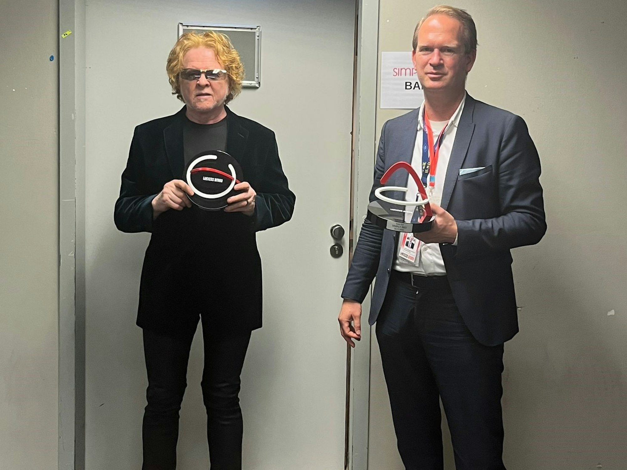 Stefan Löcher mit Mick Hucknall.