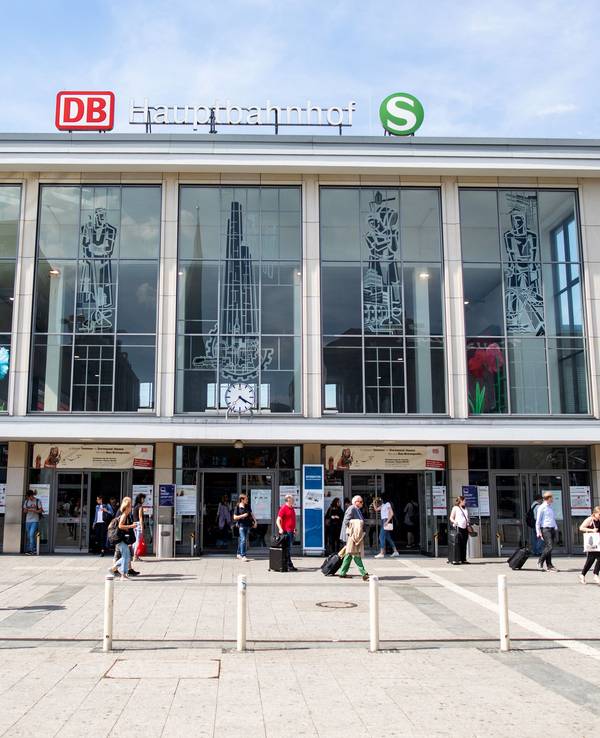 Der Haupteingang des Dortmunder Hauptbahnhofs.