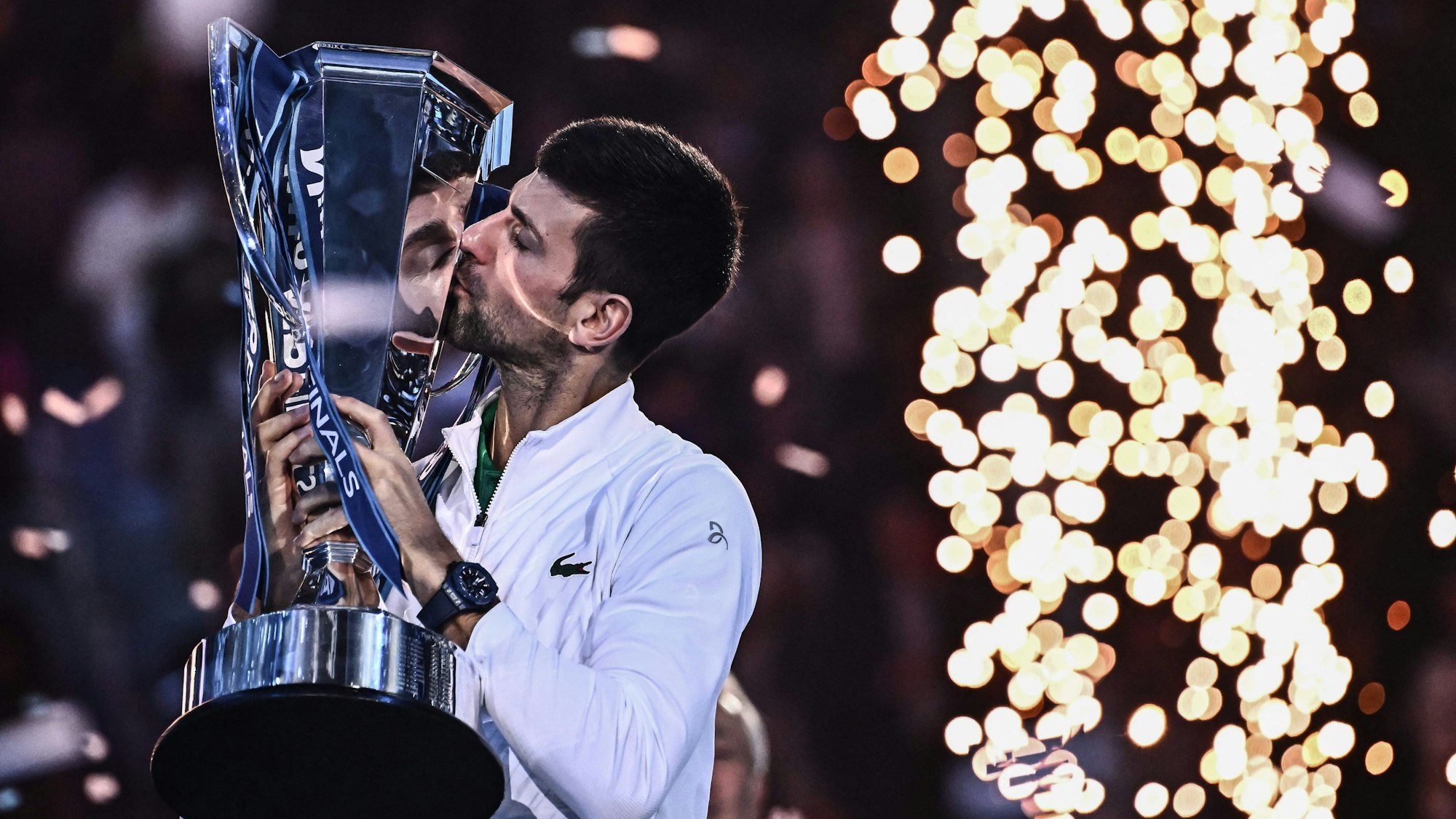 Novak Djokovic feiert seinen Sieg in Turin.