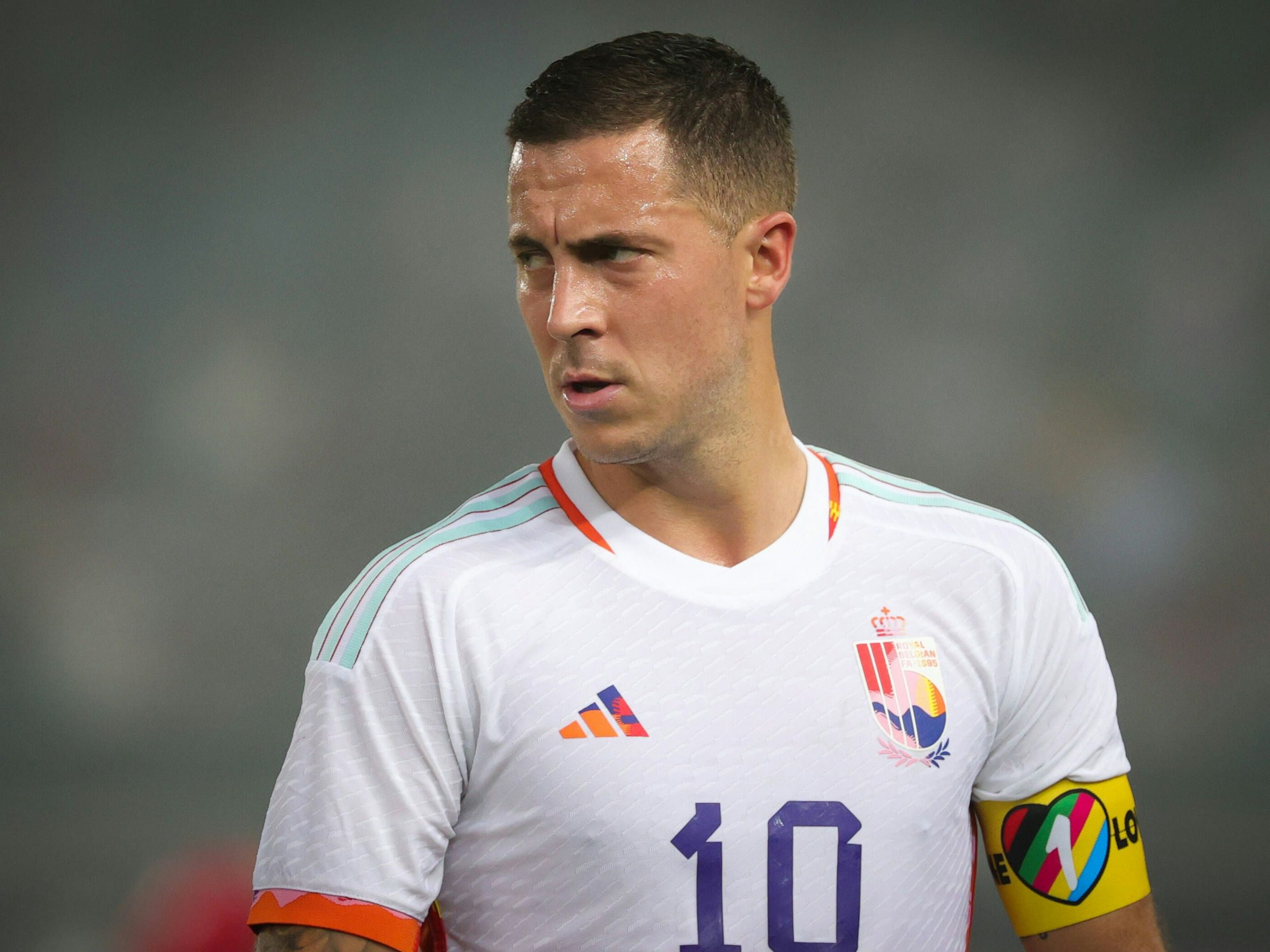 Eden Hazard im Auswärtstrikot der Belgier.