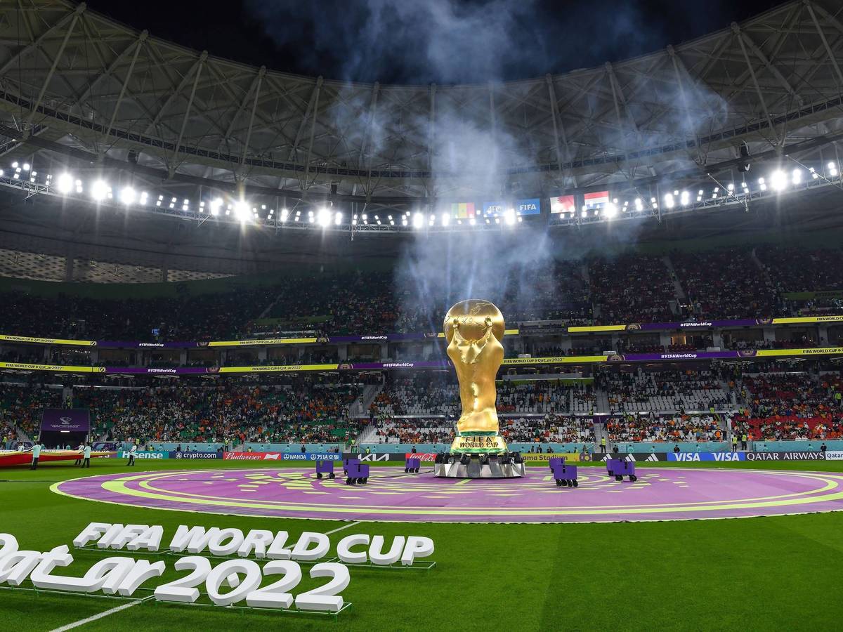 Kleine Zeremonie vor dem WM-Spiel Senegal gegen Niederlande.