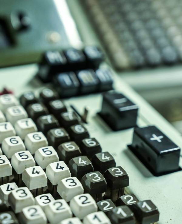 Tastatur der Rechenmaschine Cellatron R44SM.