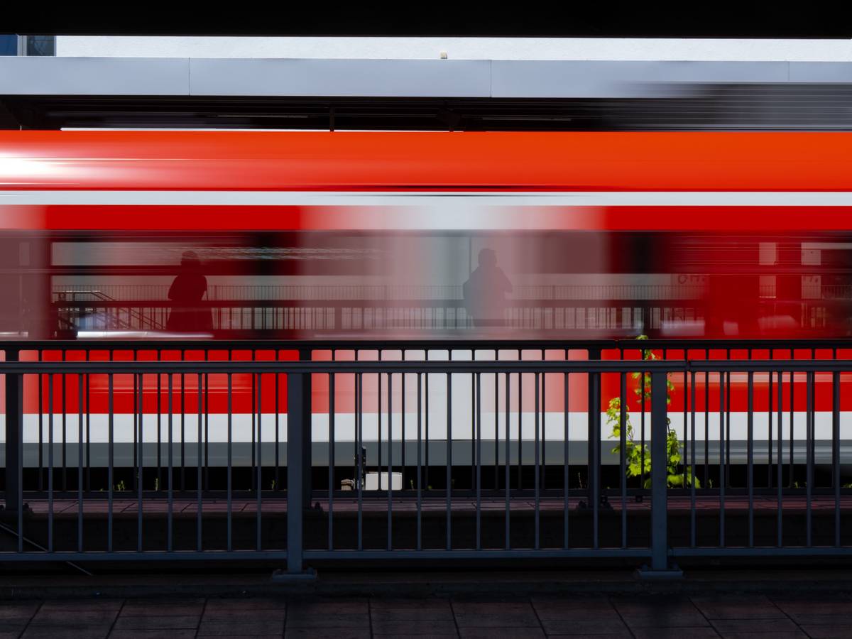 Mit dem 49-Euro-Ticket in Bus und Bahn durch ganz Deutschland, das wünschen sich viele Bürgerinnen und Bürger.