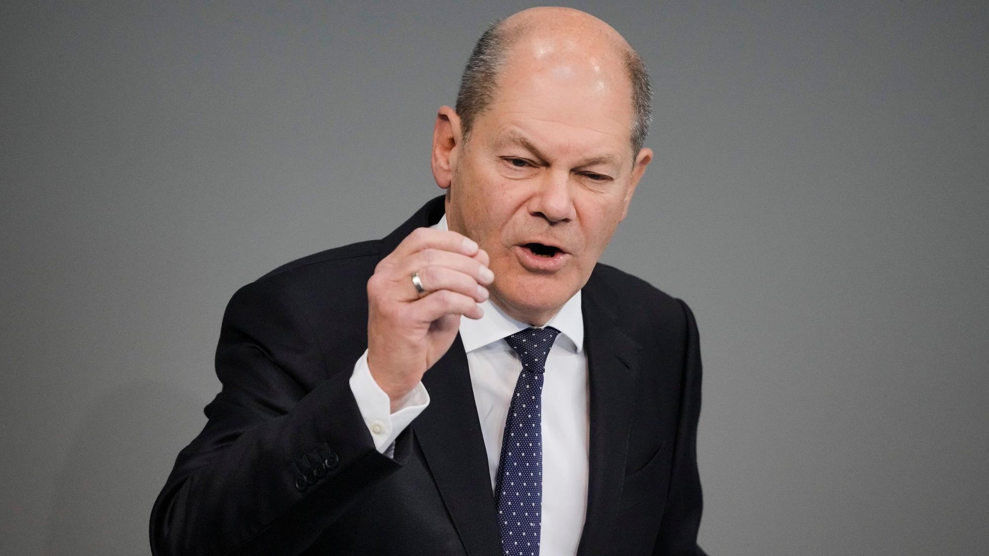 Bundeskanzler Olaf Scholz (SPD) spricht im Bundestag am Mittwoch (23. November) in der Generaldebatte der Haushaltswoche.