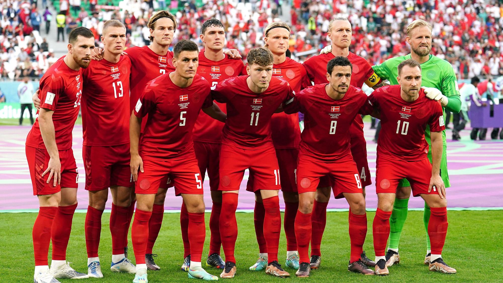 Die dänische Nationalmannschaft posiert für die Fotografen.