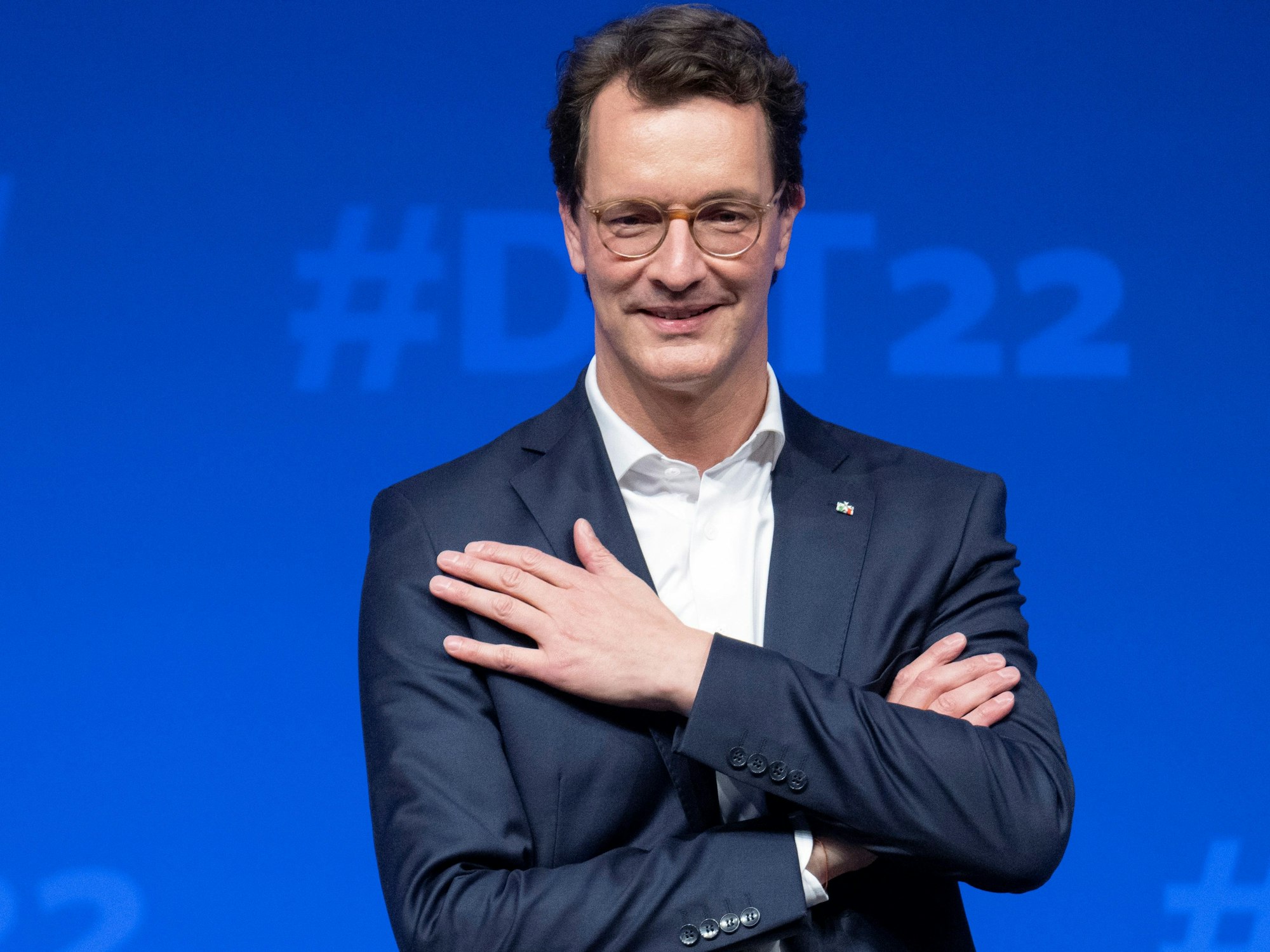 Ministerpräsident Hendrik Wüst bekommt ab dem 1. Dezember 2022 mehr Geld.