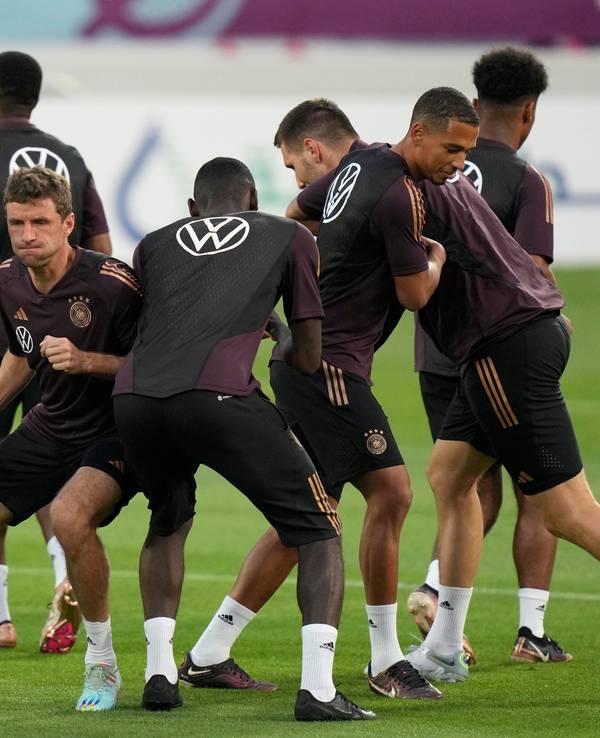 Thomas Müller und seine Teamkollegen im Training.