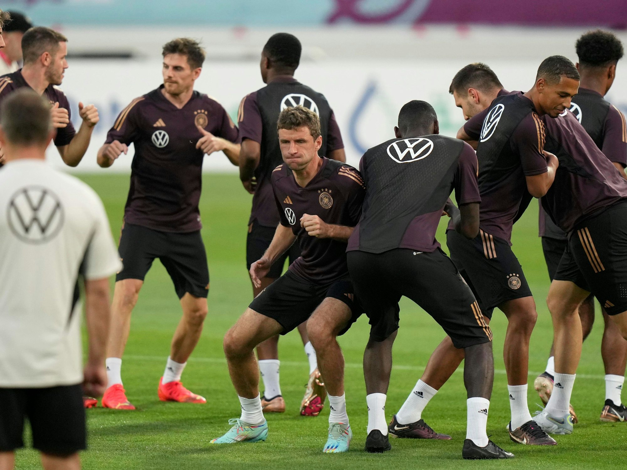 Thomas Müller und seine Teamkollegen im Training.
