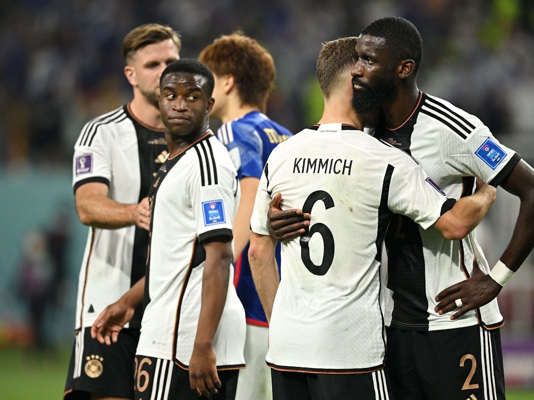 Die DFB-Stars Antonio Rüdiger, Joshua Kimmich, Youssoufa Moukoko und Niclas Füllkrug sind nach der Niederlage bei der WM 2022 gegen Japan bedient