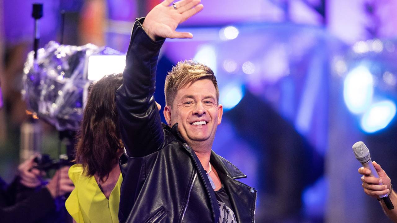 Sänger Almklausi , hier beim "Promi Big Brother" - Auftakt zur Sat.1-Show 2019, ist wieder single.