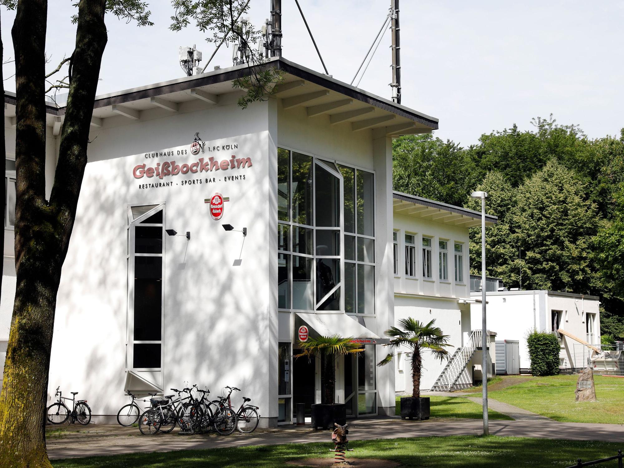 Das Kölner Geißbockheim von außen.