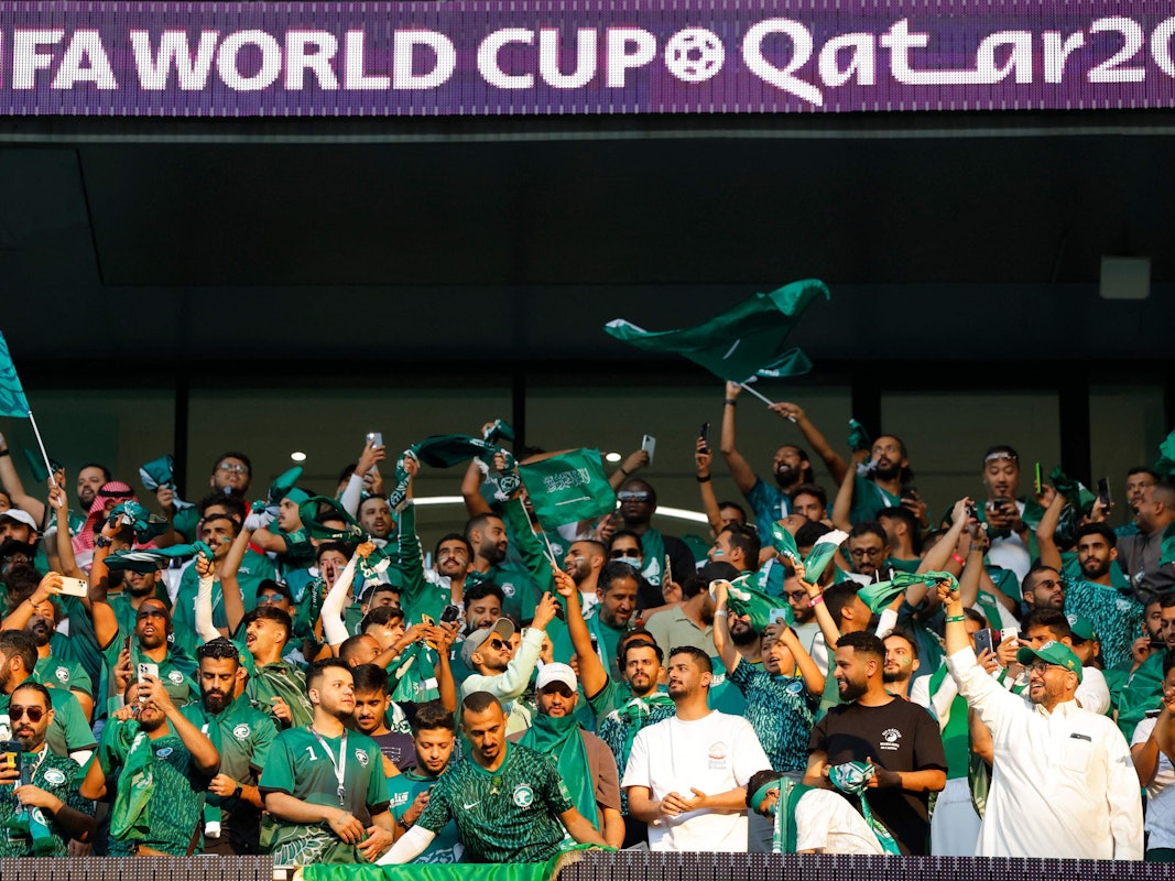 Ein Blick in den Fan-Block Saudi-Arabiens beim WM-Spiel gegen Polen.