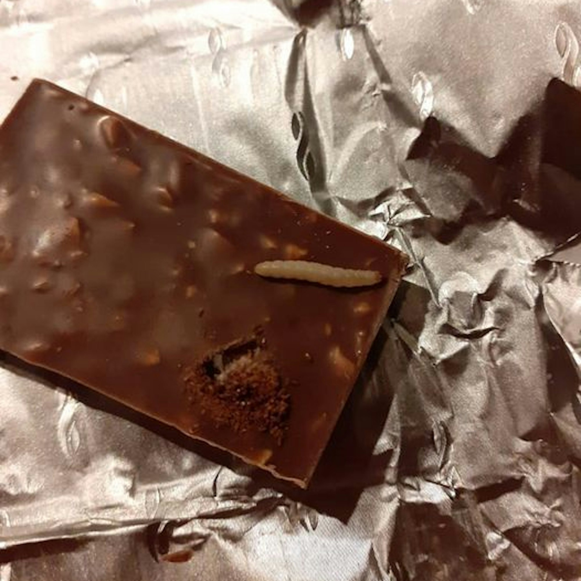 Die Aldi-Kundin reagierte schockiert, als sie die Schokolade zu Hause öffnete.