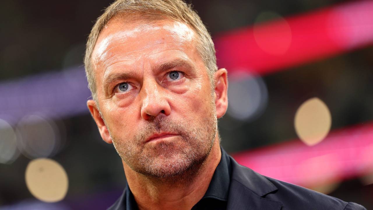 Deutschlands Trainer Hans-Dieter Flick vor dem Anstoß.