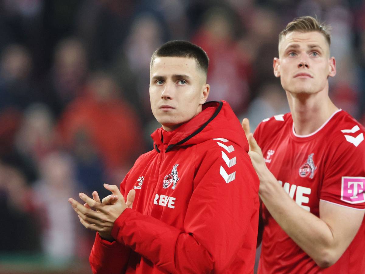 Denis Huseinbasic und Steffen Tigges bedanken sich bei den Fans des 1. FC Köln.