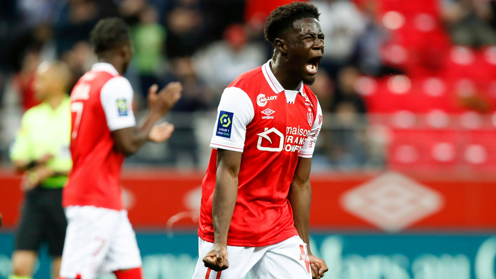 Nathanael Mbuku jubelt für Stade Reims.