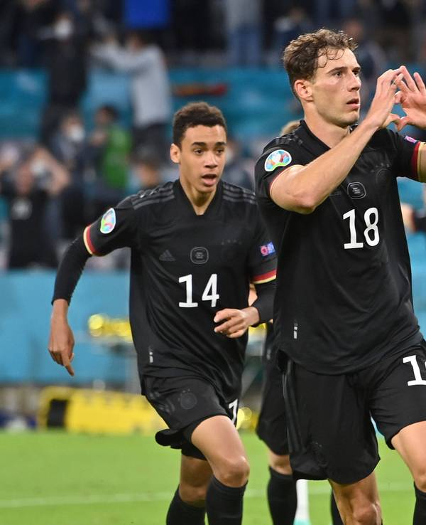 Leon Goretzka bejubelt bei der EM 2021 sein Tor zum 2:2 gegen Ungarn.