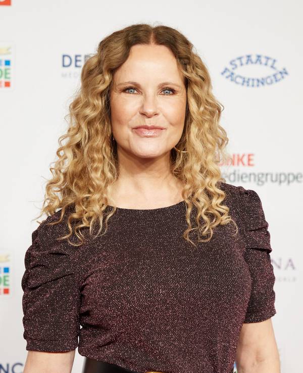 Katja Burkard kommt zur Verleihung der "Goldenen Bild der Frau" in das Stage Theater Neue Flora.
