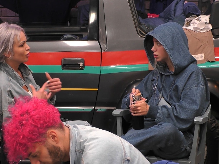 Catrin und Walentina sprechen sich (nicht) aus.