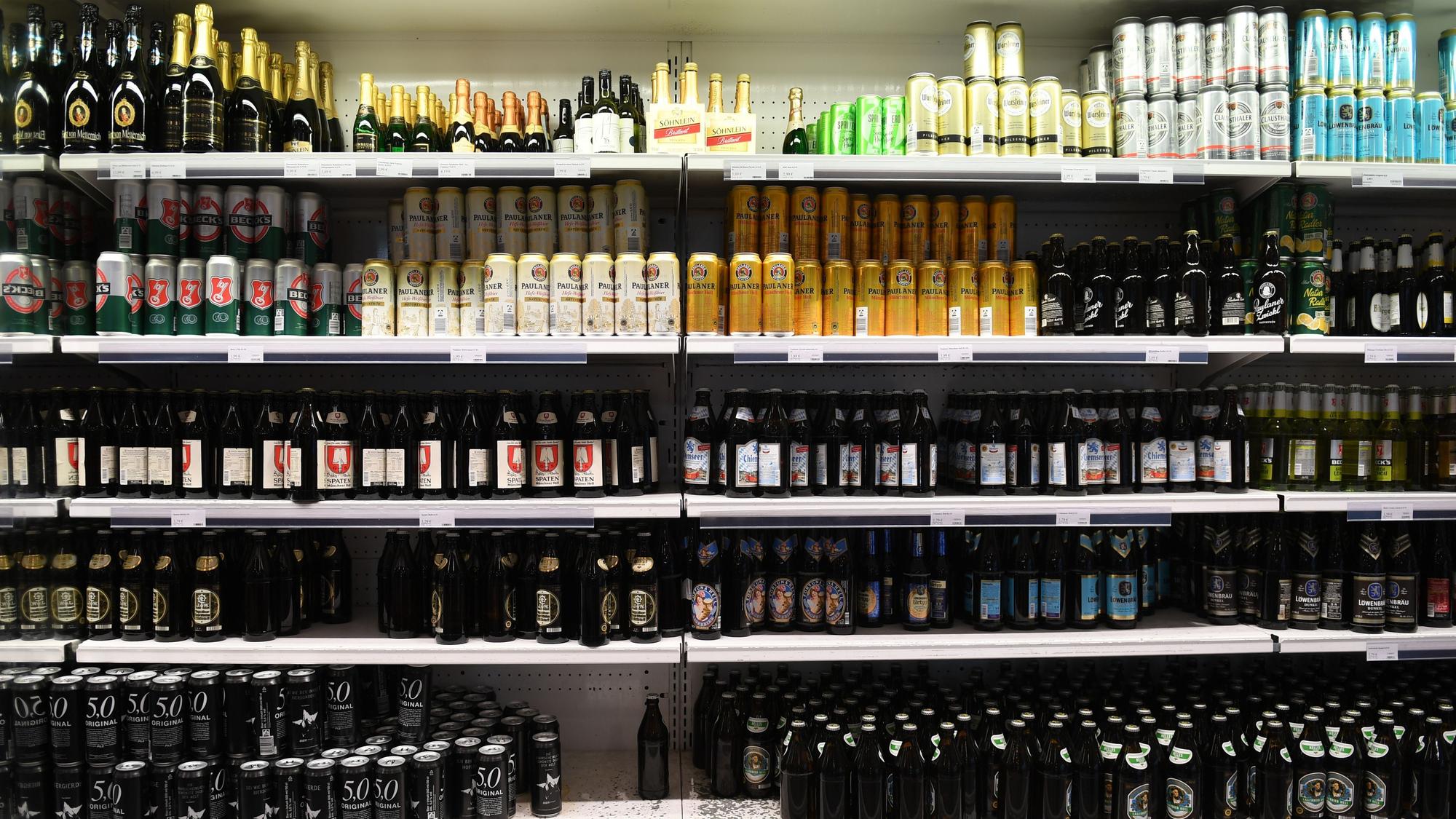 Ein alkoholisches Getränk vom US-Giganten Coca-Cola fliegt bald gänzlich aus den Regalen der deutschen Supermärkte und Discounter.