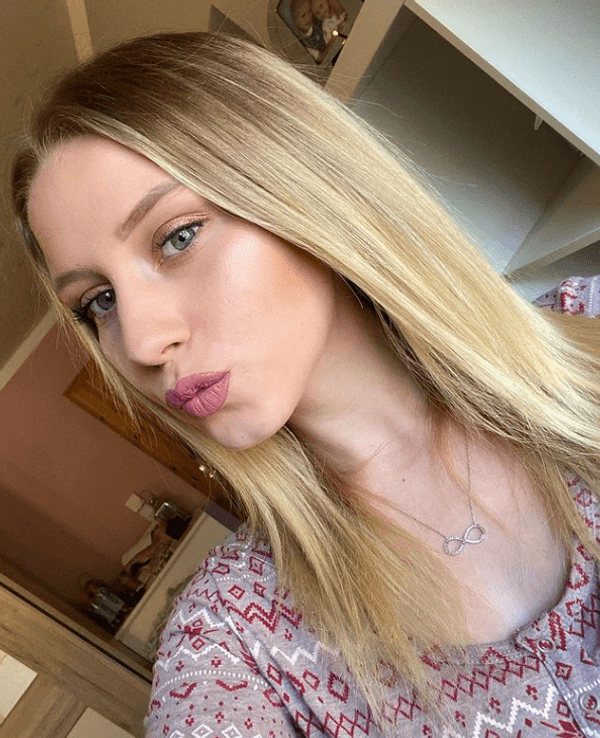 Loredana Wollny, hier auf einem Instagram-Selfie vom 20. November 2022, hat ihre Fans mit einem neuen Tattoo überrascht.