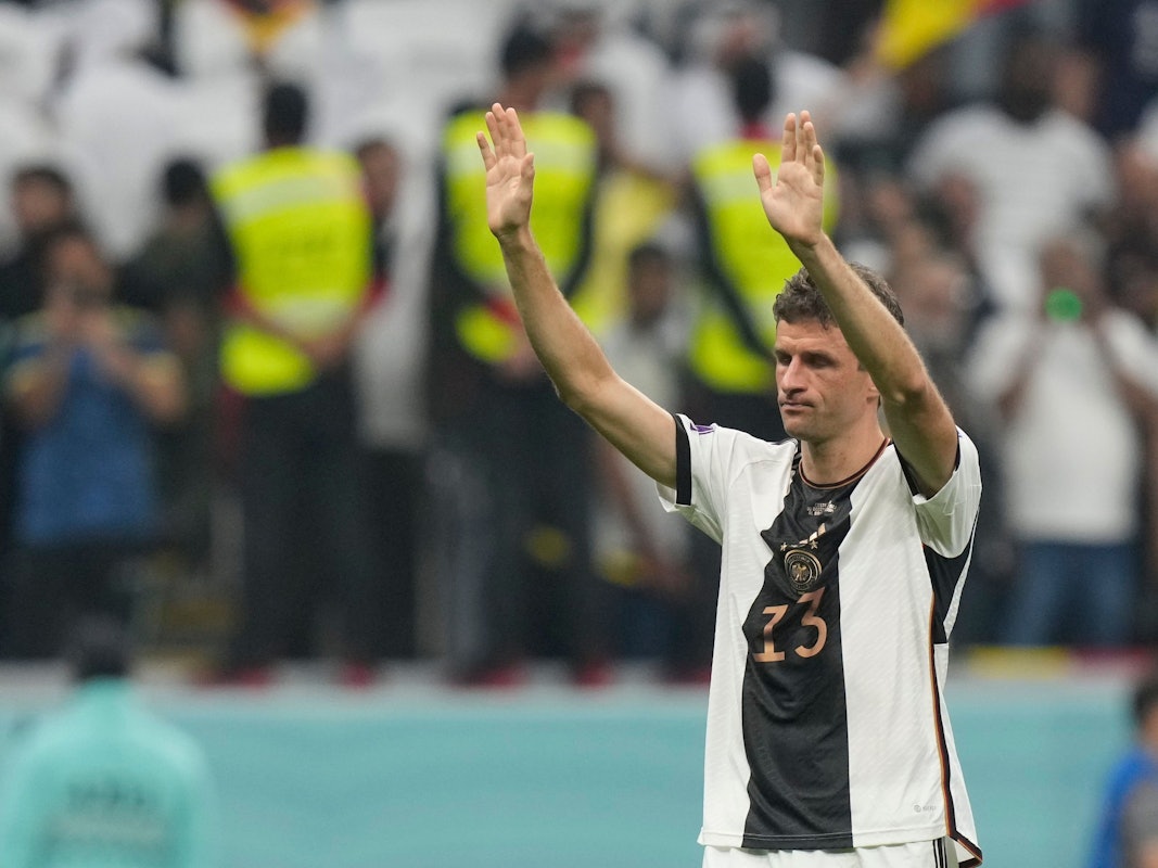 Thomas Müller bedankt sich nach dem WM-Aus von Deutschland gegen Costa Rica bei den deutschen Fans.