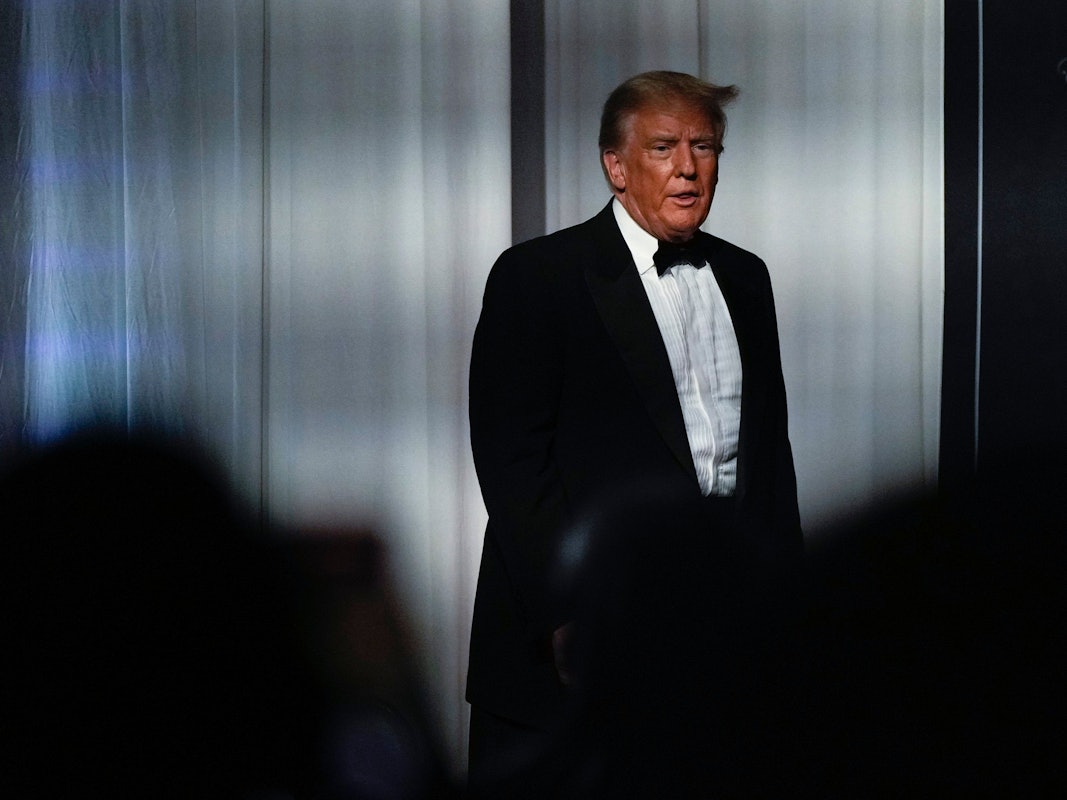 Ex-US-Präsident Donald Trump im November in seinem Anwesen in Palm Beach: Ein Dinner in Mar-a-Lago wird Trump nun zunehmend gefährlich.