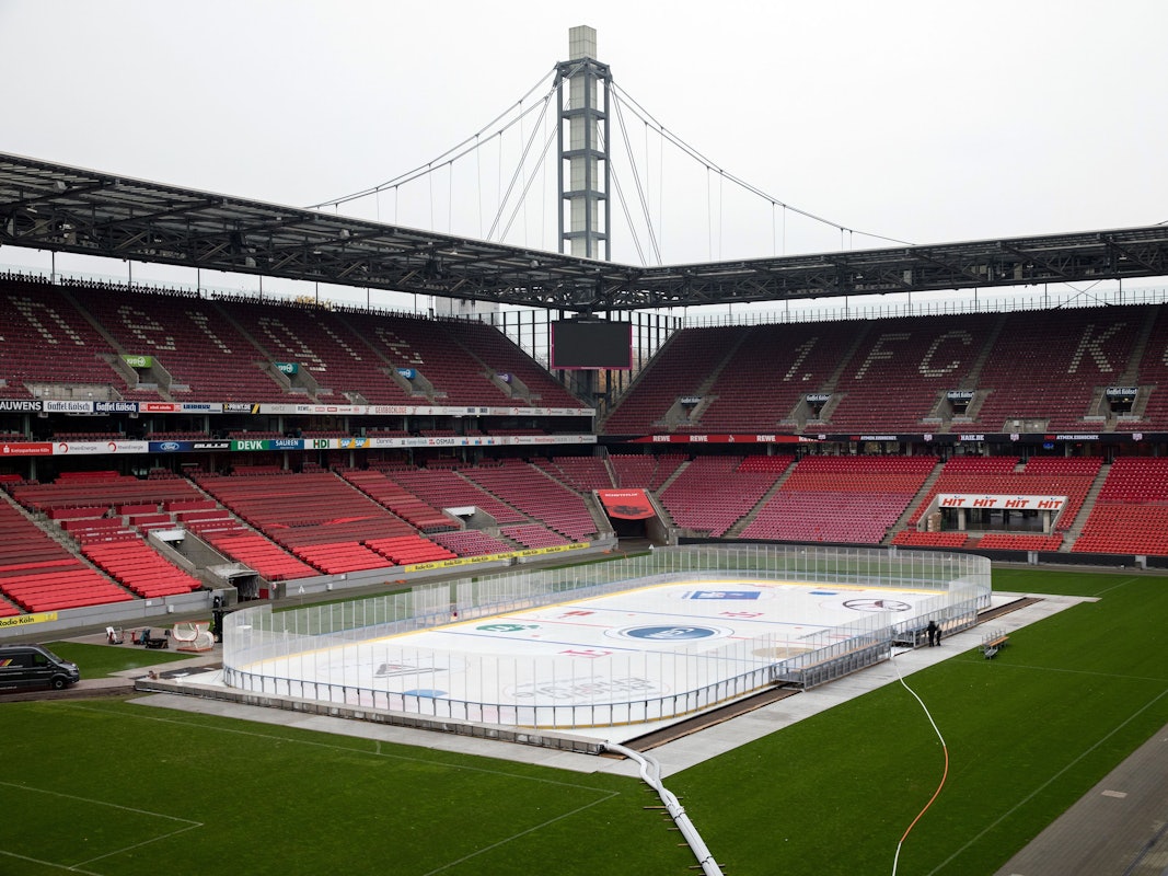 Eisfläche im Kölner Stadion vor dem Winter Game.