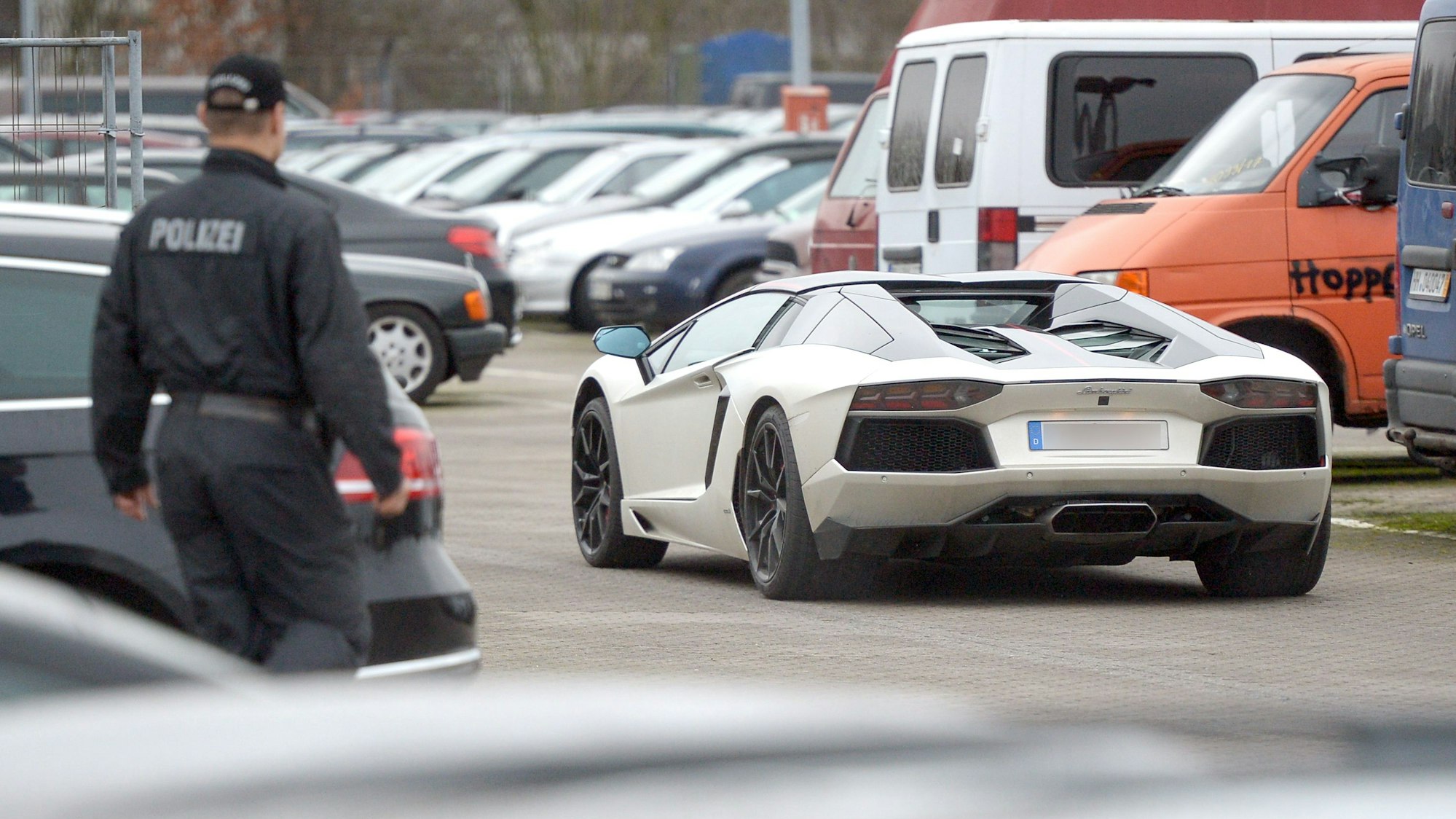 Seien Lamborghini (hier ein Symbolfoto) muss sich der Rennfahrer vom Abschleppdienst zurückholen.