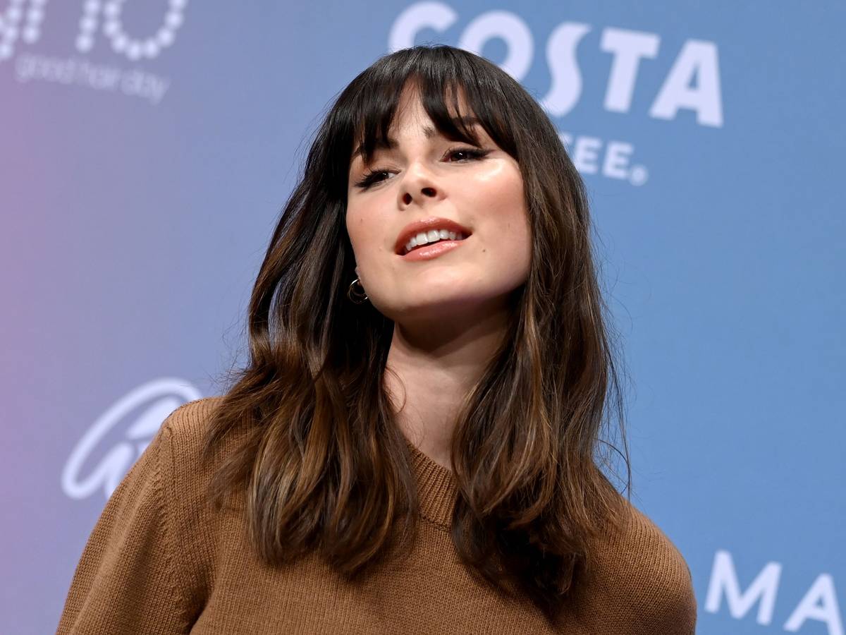 Lena Meyer-Landrut kommt zu ihrer Show „a lot less by Lena Meyer-Landrut“ bei der About You Fashion Week ins Kraftwerk.
