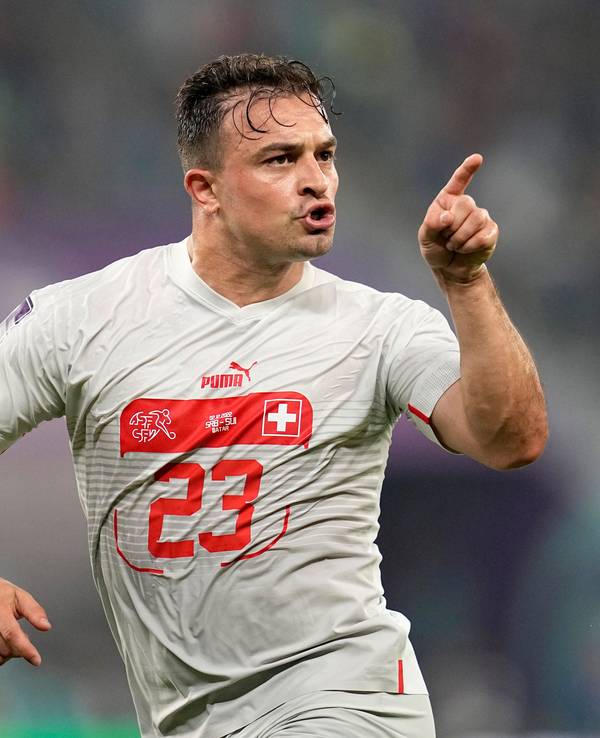 Xherdan Shaqiri jubelt über seinen Treffer zum 1:0 im WM-Vorrundenspiel der Schweiz gegen Serbien.