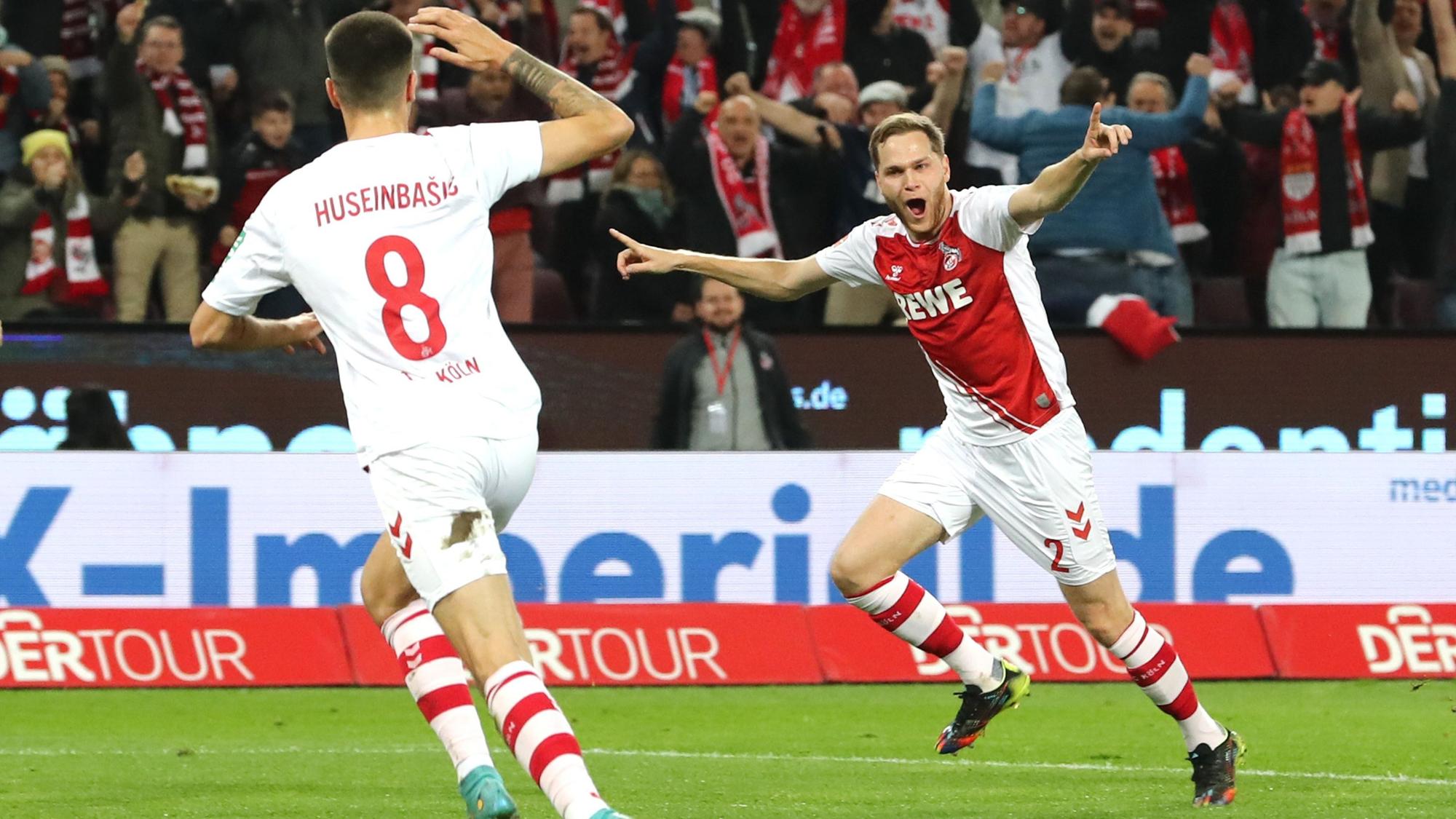 Benno Schmitz jubelt über sein Tor für den 1. FC Köln gegen Bayer Leverkusen.