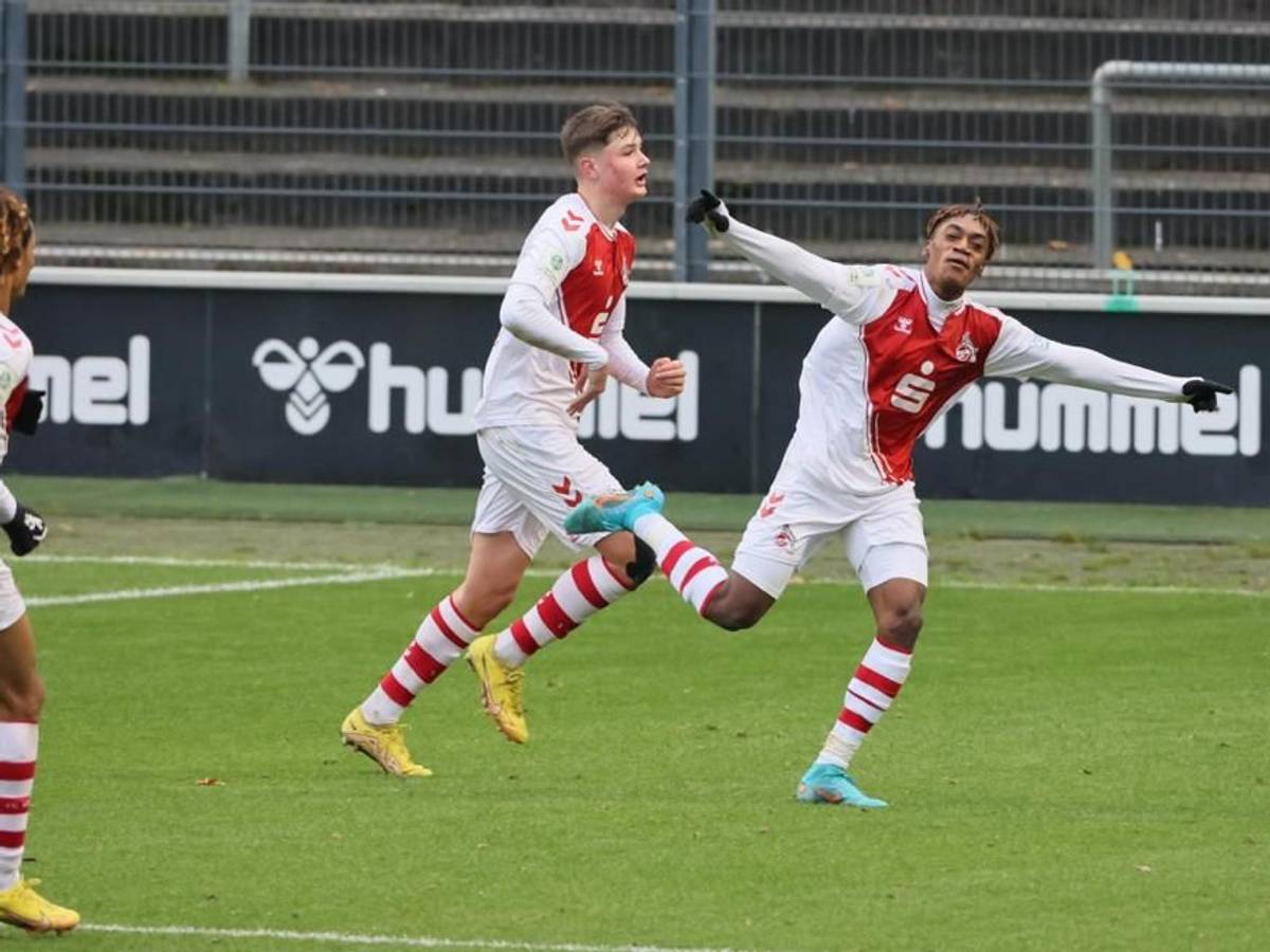Kölns Justin Diehl jubelt über seinen Siegtreffer gegen die U19 von Preußen Münster.
