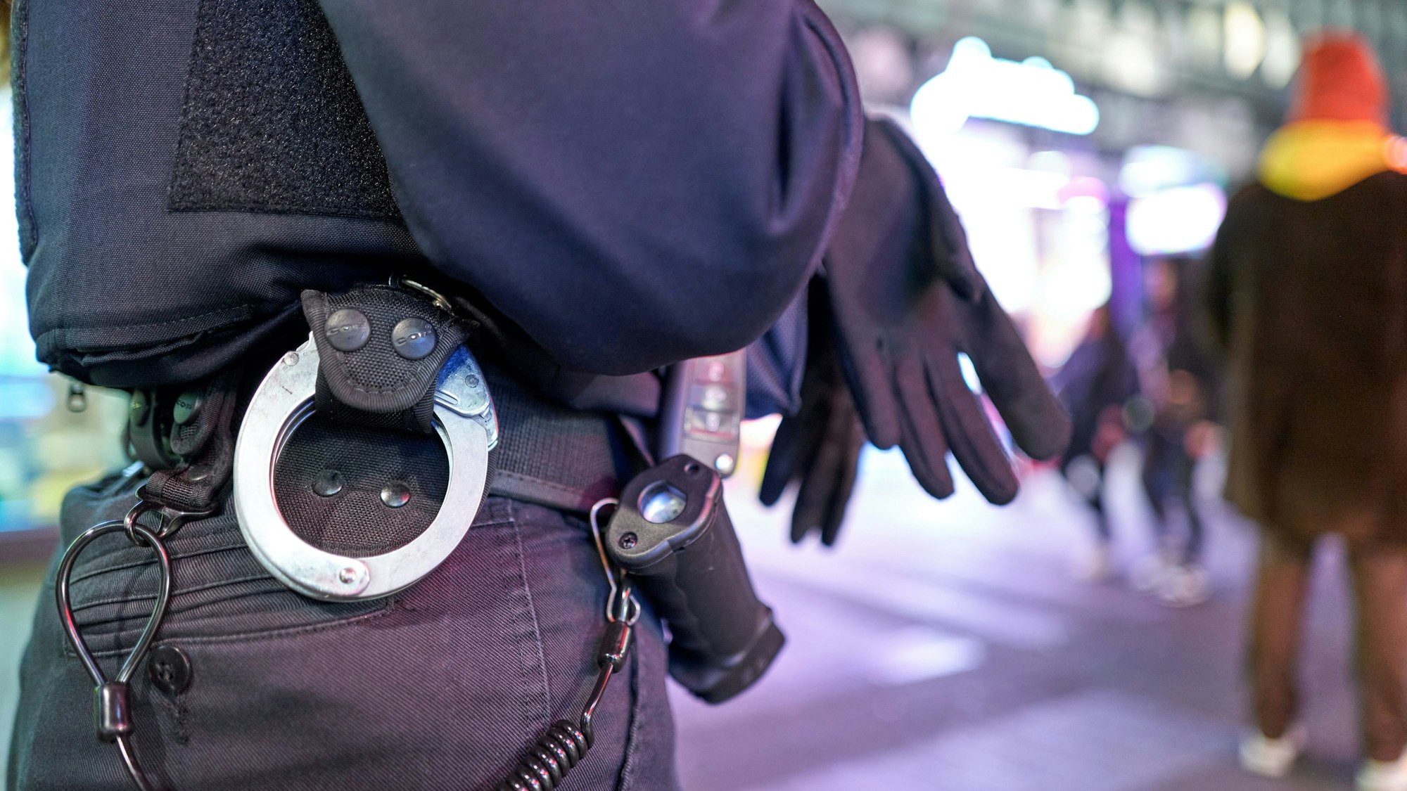 Sicherheitspersonal auf den Weihnachtsmärkten in Köln