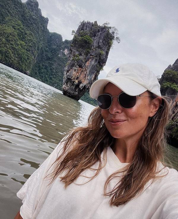 Laura Wontorra ist seit knapp eineinhalb Jahren offiziell Single. Zum Archiv-Foto: Laura Wontorra veröffentlichte am 5. Dezember 2022 auf ihrem Instagram-Account eine Fotostrecke von sich vor der weltberühmten James-Bond-Insel.