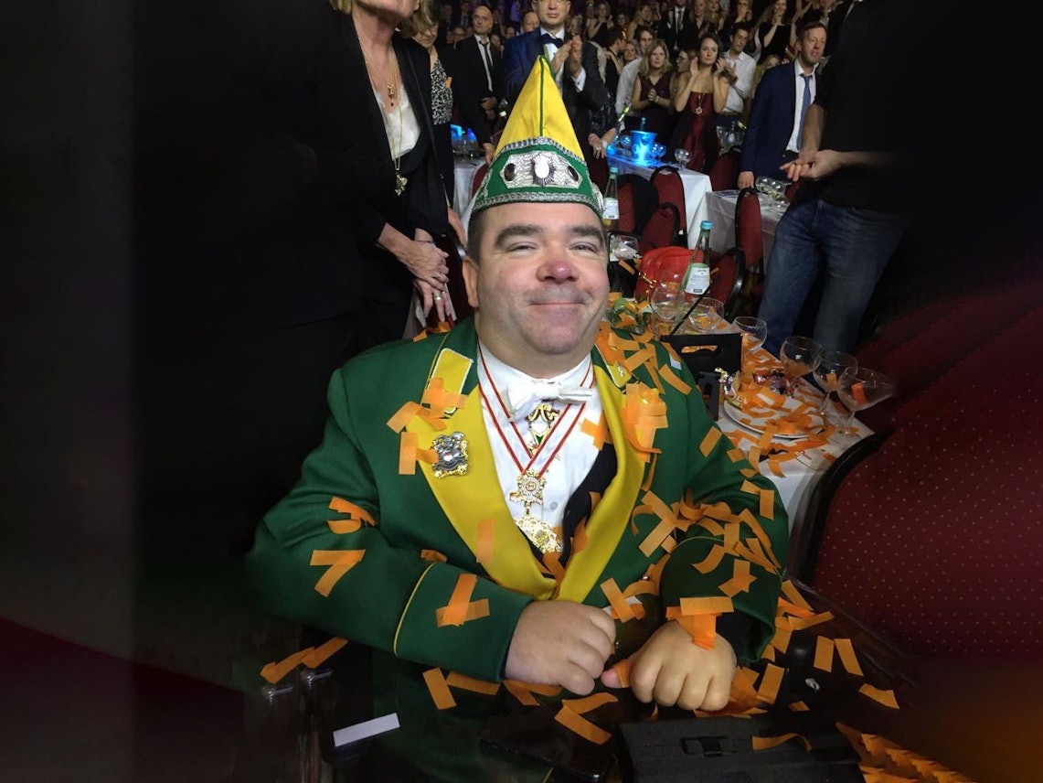 Dr. Rainer Broicher beim Besuch der Ehrengarde