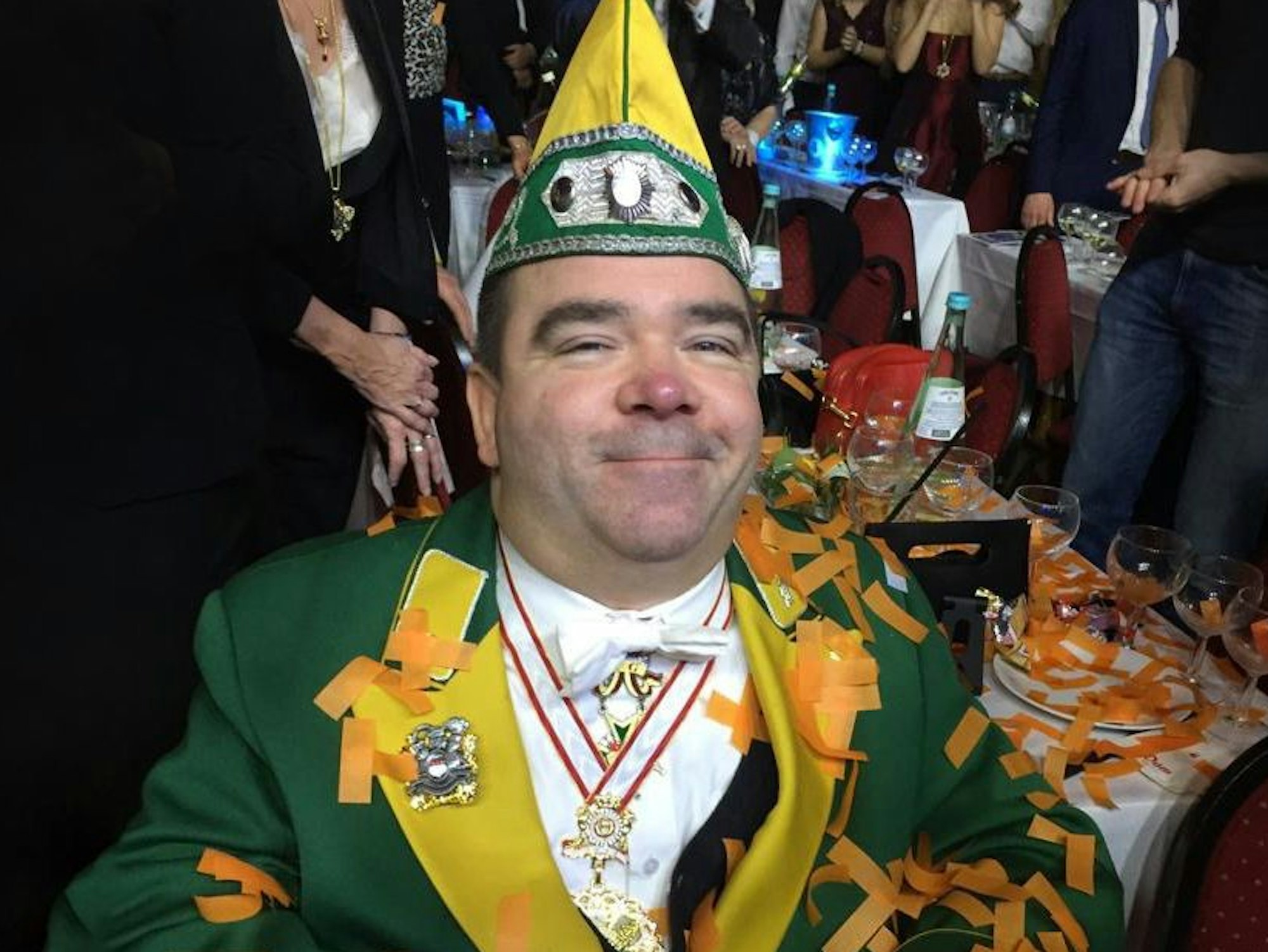 Dr. Rainer Broicher beim Besuch der Ehrengarde