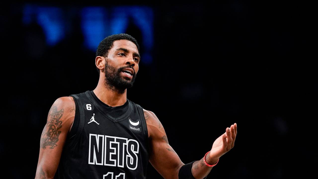 Kyrie Irving im Trikot der Brooklyn Nets.